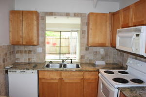 CORAL SPRINGS ESTATE TOWN - Residential