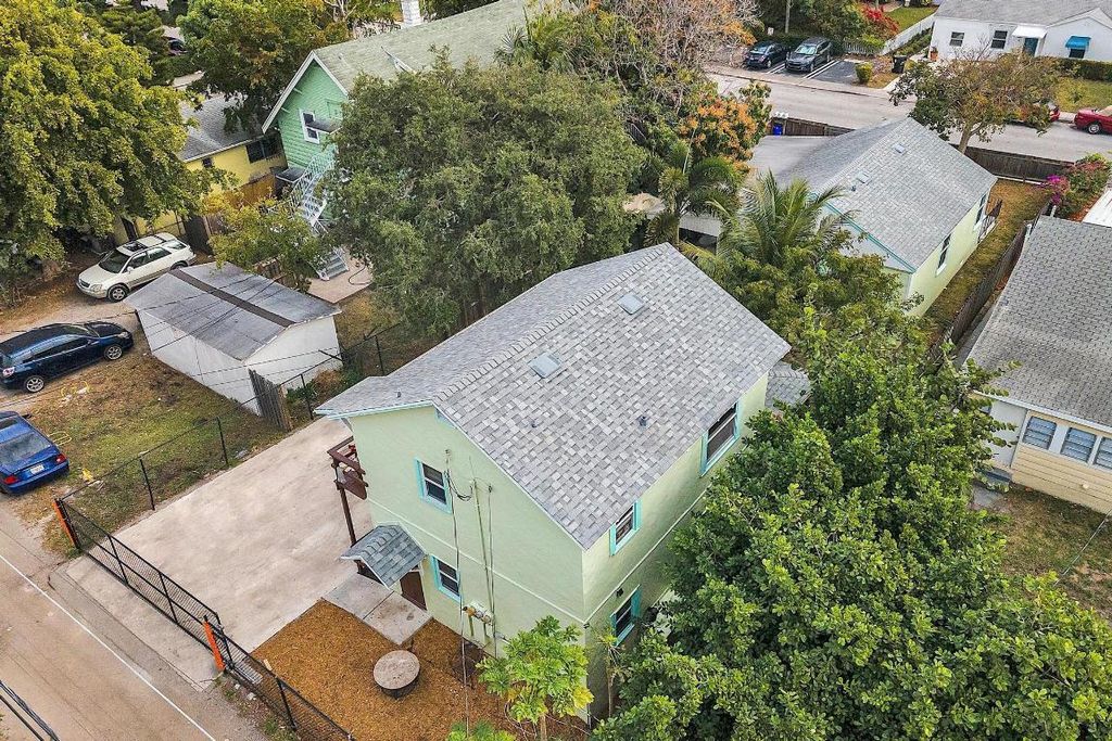 Photo of 609 S J Street, Lake Worth Beach, FL 33460 (MLS # R11054436)