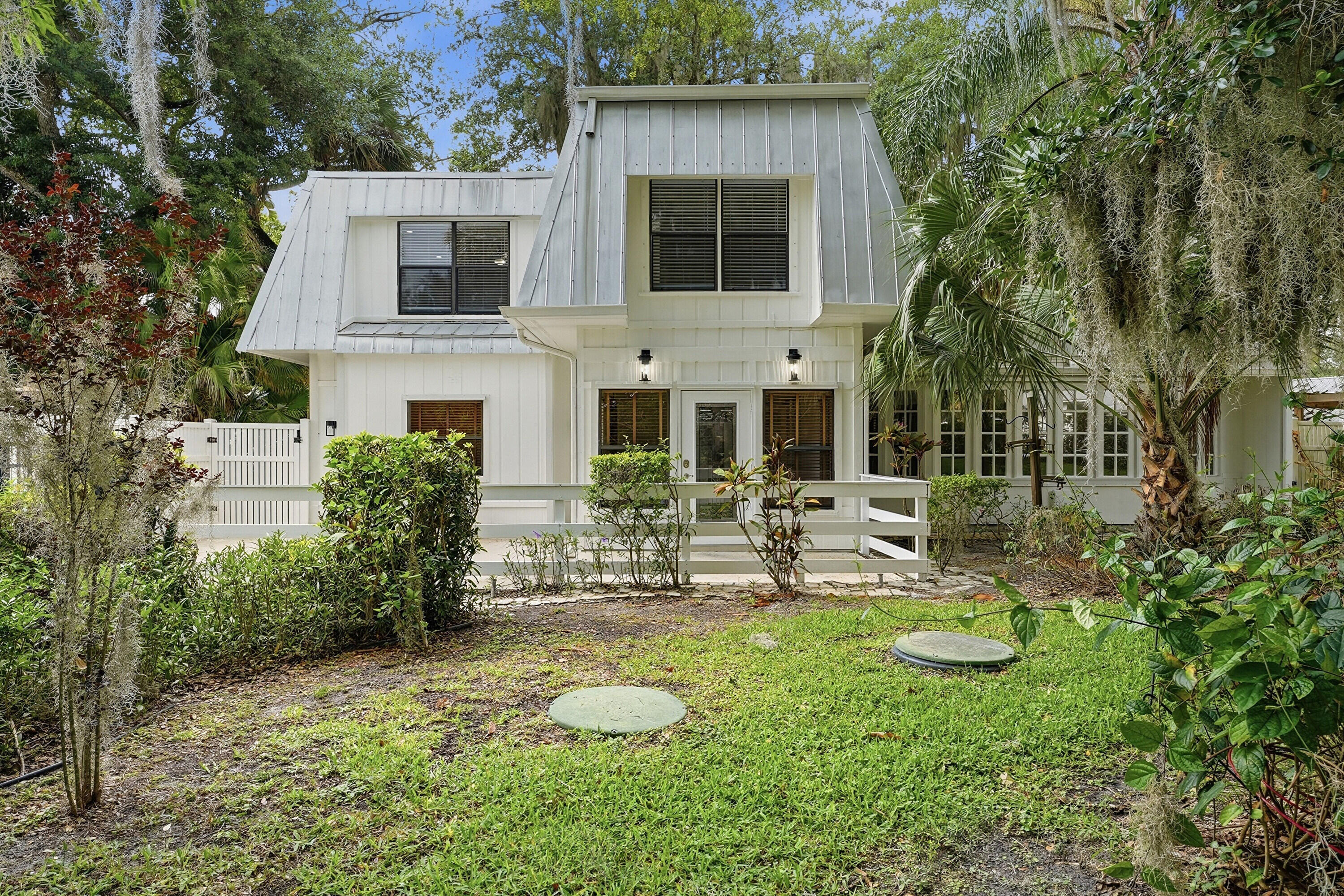 576 SW Rustic Circle