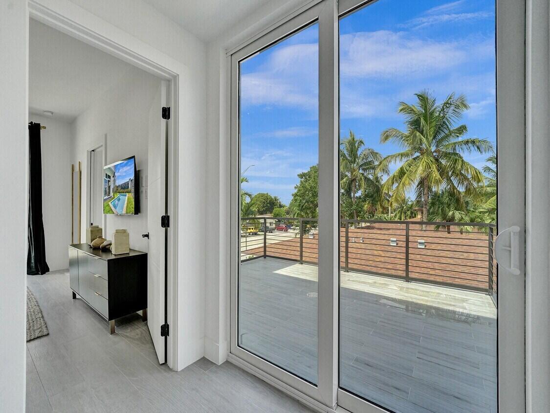 THE ENCLAVE AT LAKE RIDGE - Residential Lease