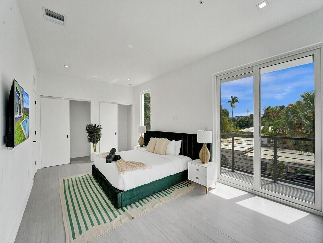 THE ENCLAVE AT LAKE RIDGE - Residential Lease