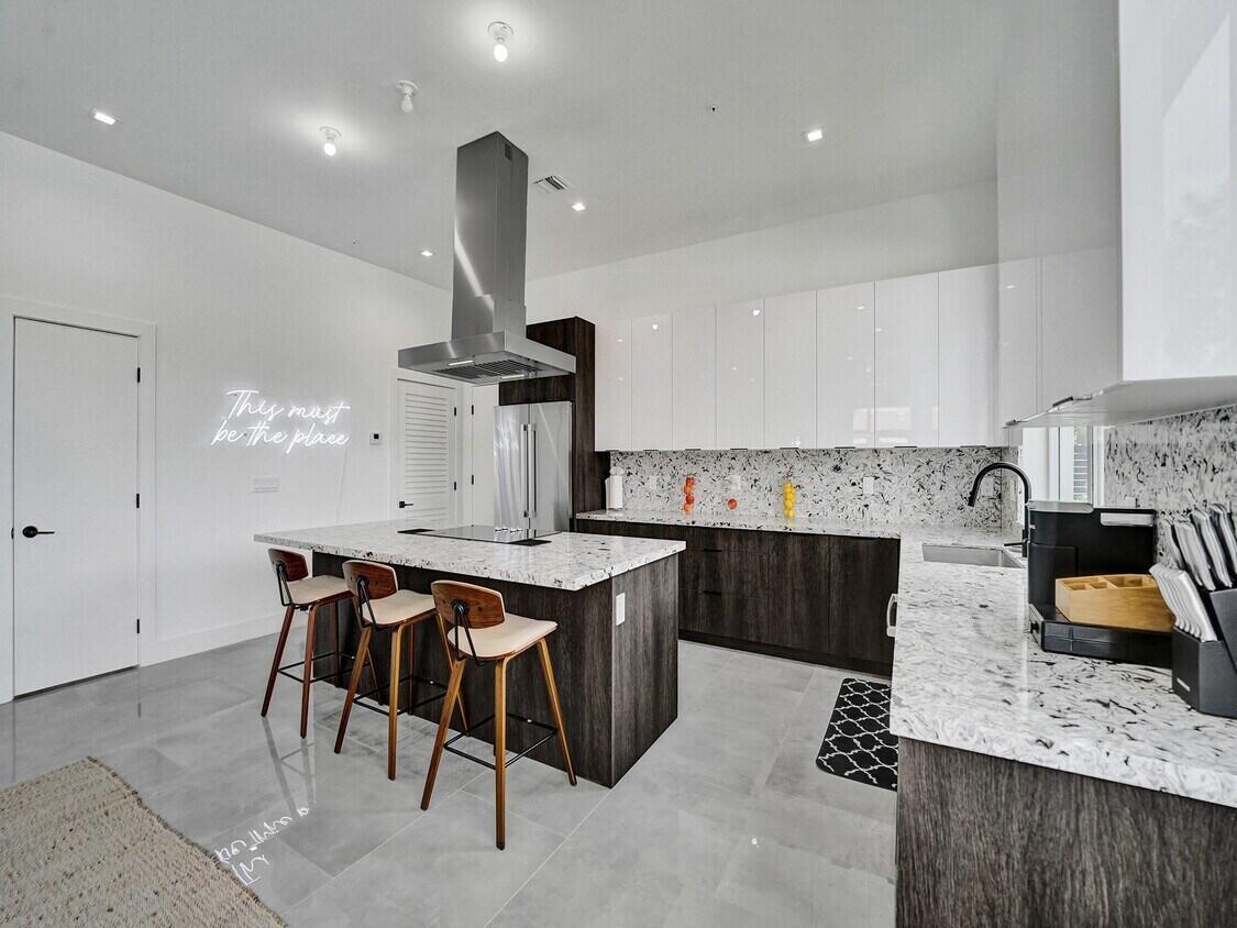 THE ENCLAVE AT LAKE RIDGE - Residential Lease