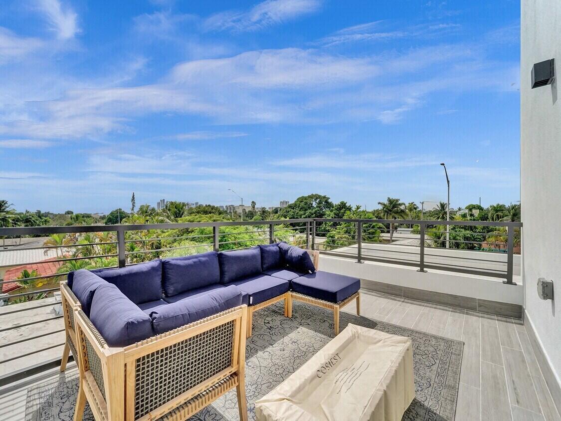 THE ENCLAVE AT LAKE RIDGE - Residential Lease