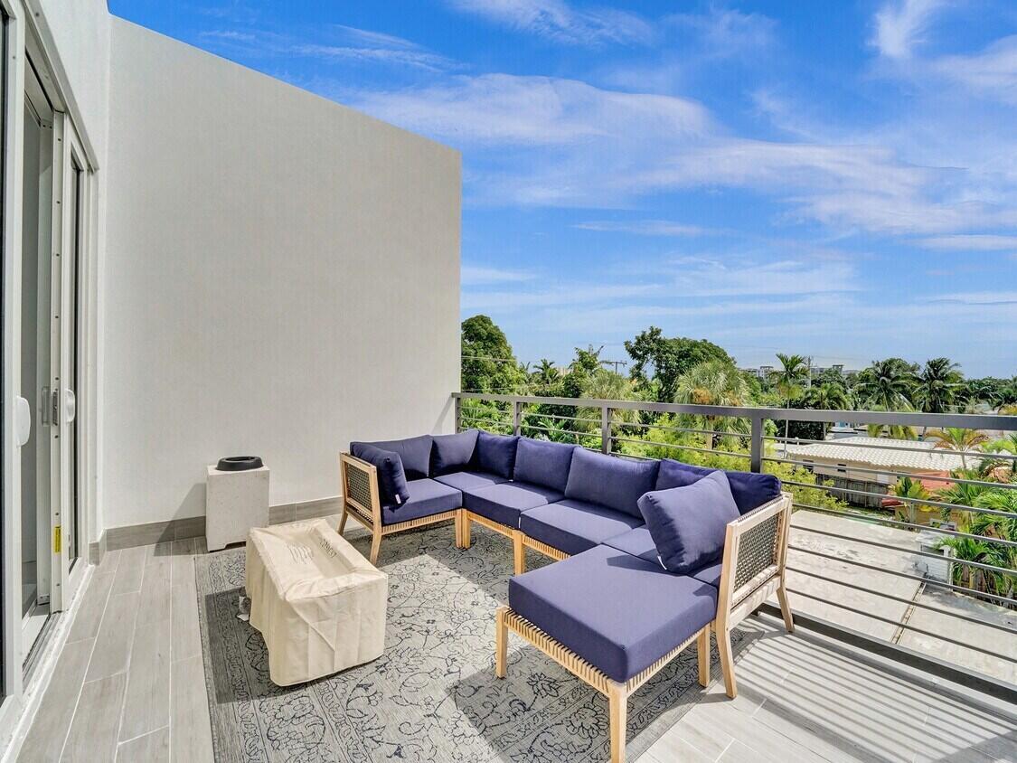 THE ENCLAVE AT LAKE RIDGE - Residential Lease