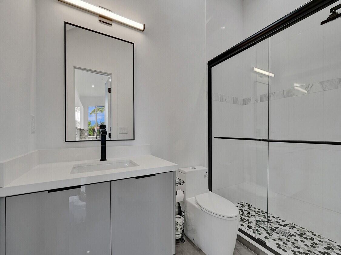 THE ENCLAVE AT LAKE RIDGE - Residential Lease