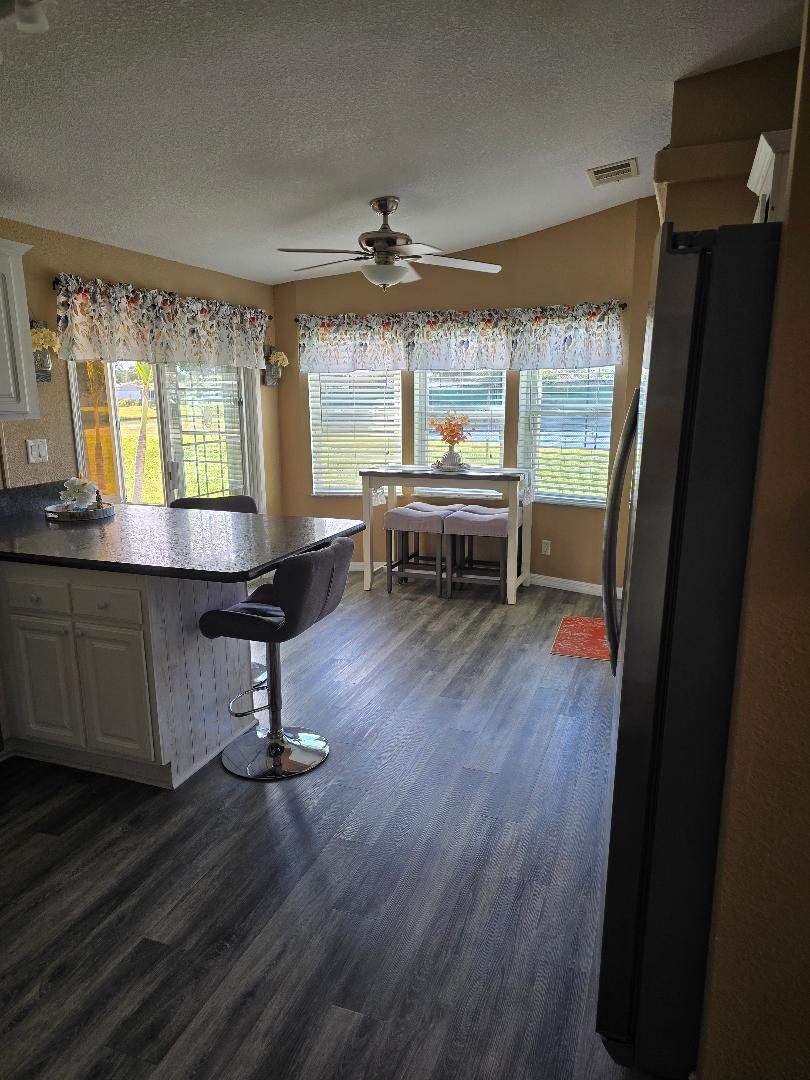 TROPICAL ISLES - Residential