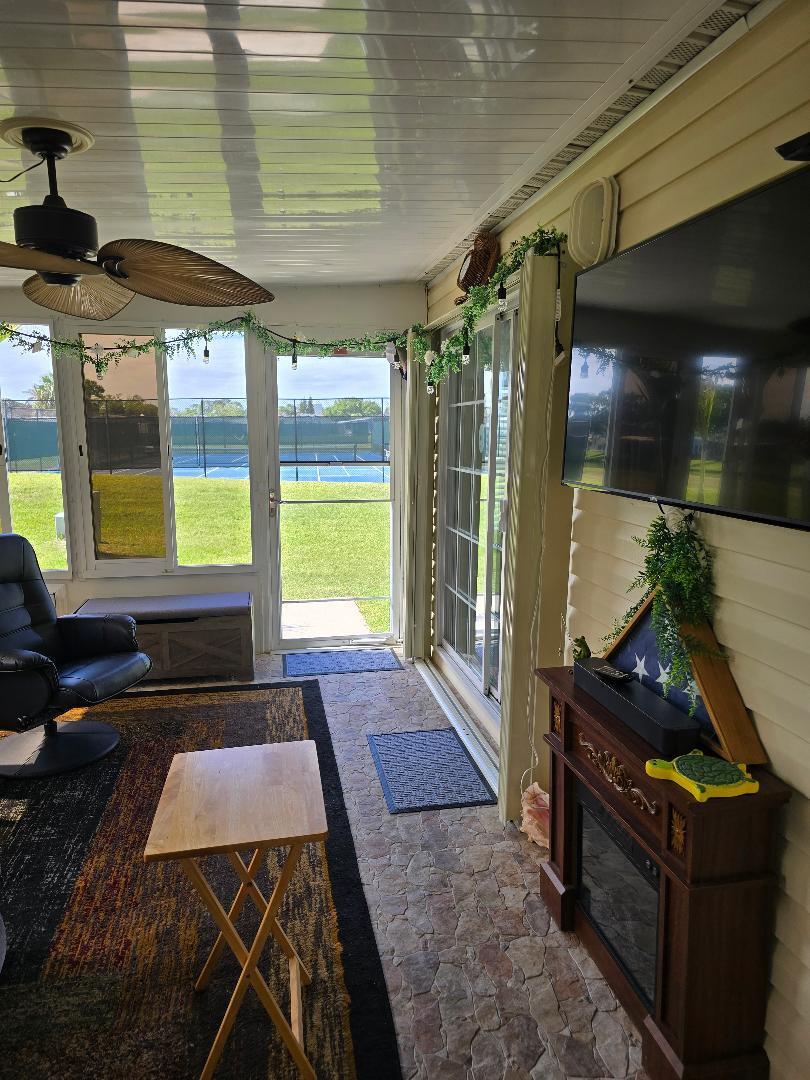 TROPICAL ISLES - Residential