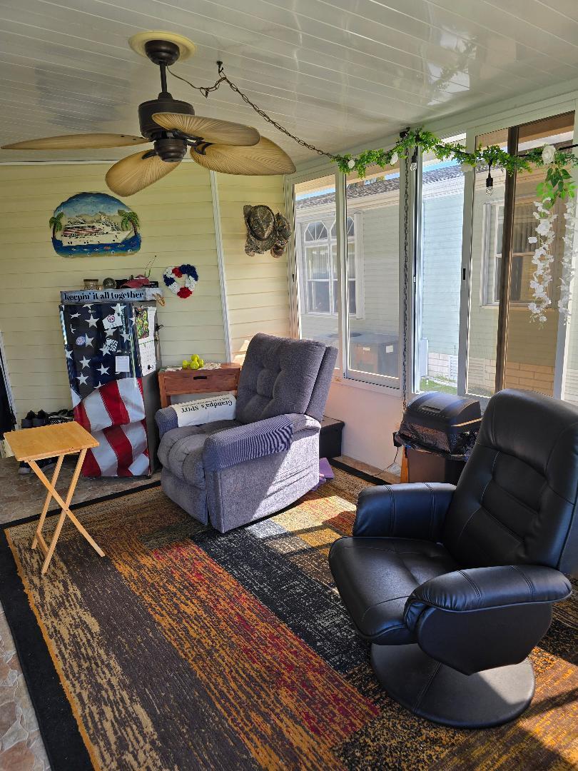 TROPICAL ISLES - Residential