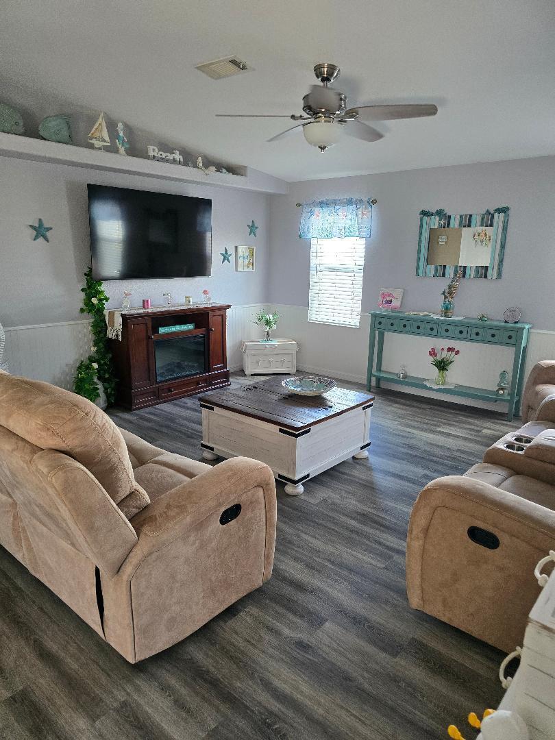 TROPICAL ISLES - Residential