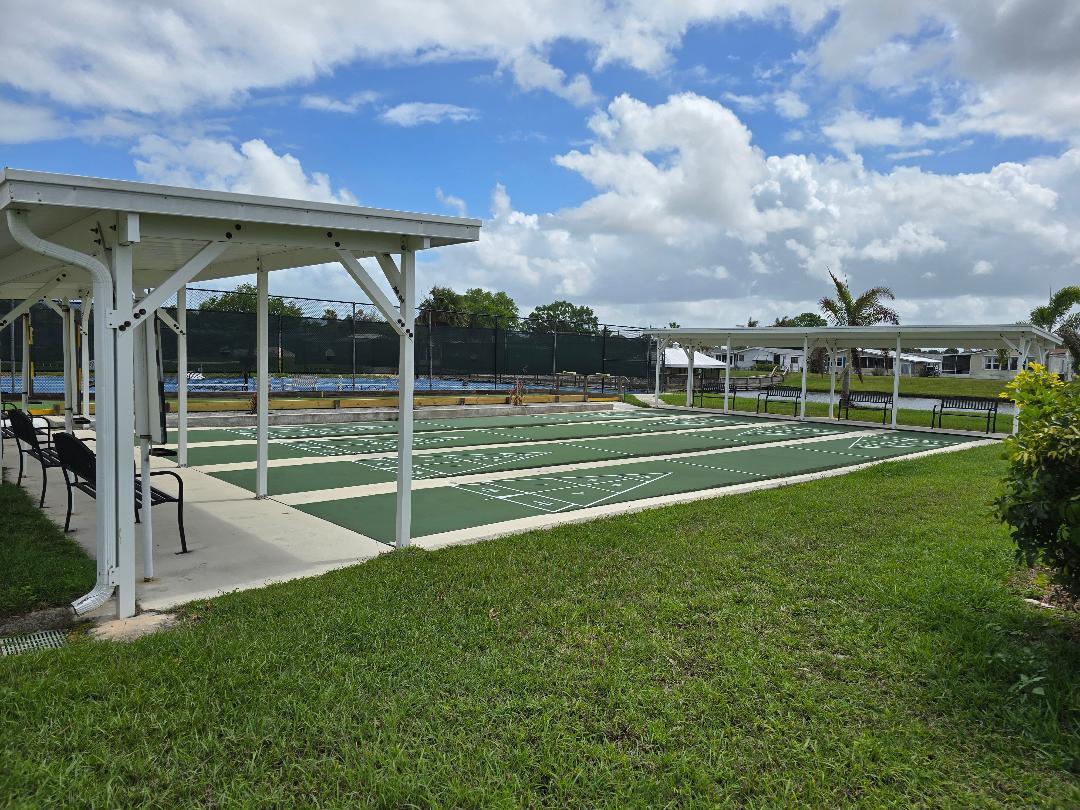 TROPICAL ISLES - Residential