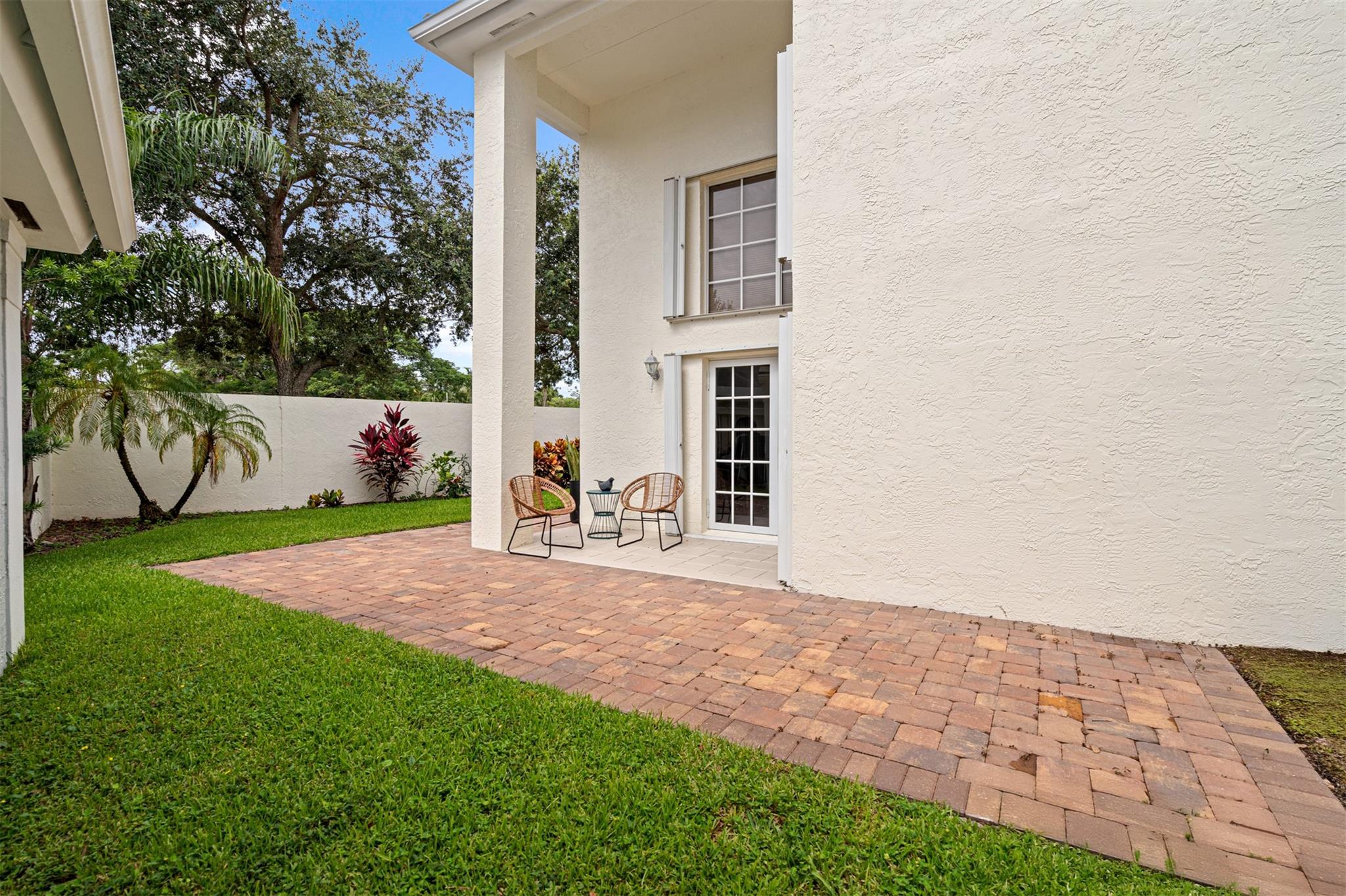 8 Governors Ct