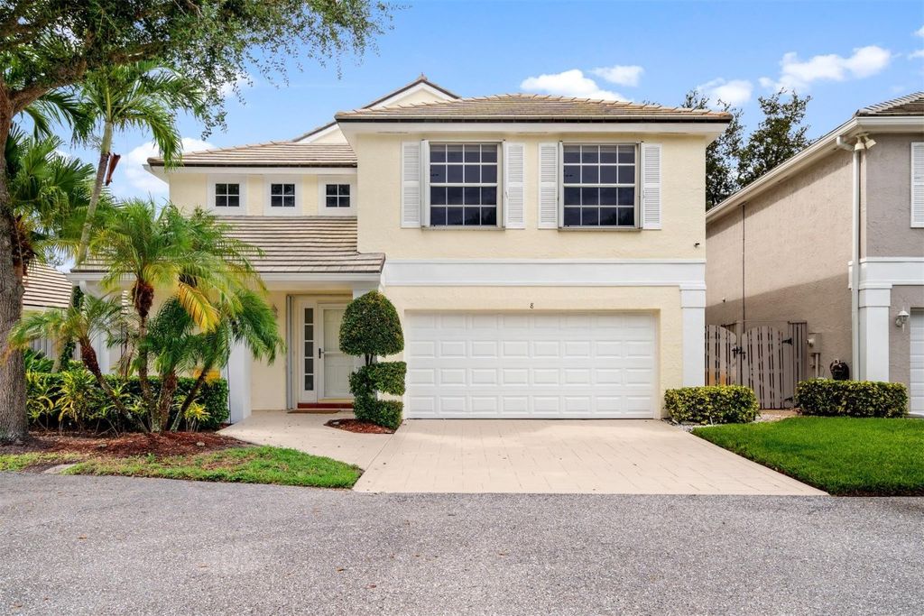 Photo of 8 Governors Court, Palm Beach Gardens, FL 33418 (MLS # F10517131)