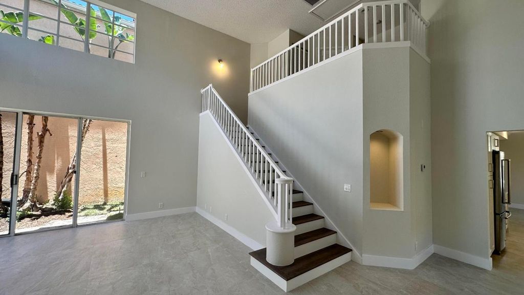 Photo of 40 Via Verona, Palm Beach Gardens, FL 33418 (MLS # R10990788)