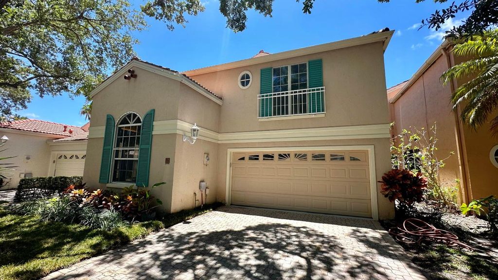 Photo of 40 Via Verona, Palm Beach Gardens, FL 33418 (MLS # R10990788)