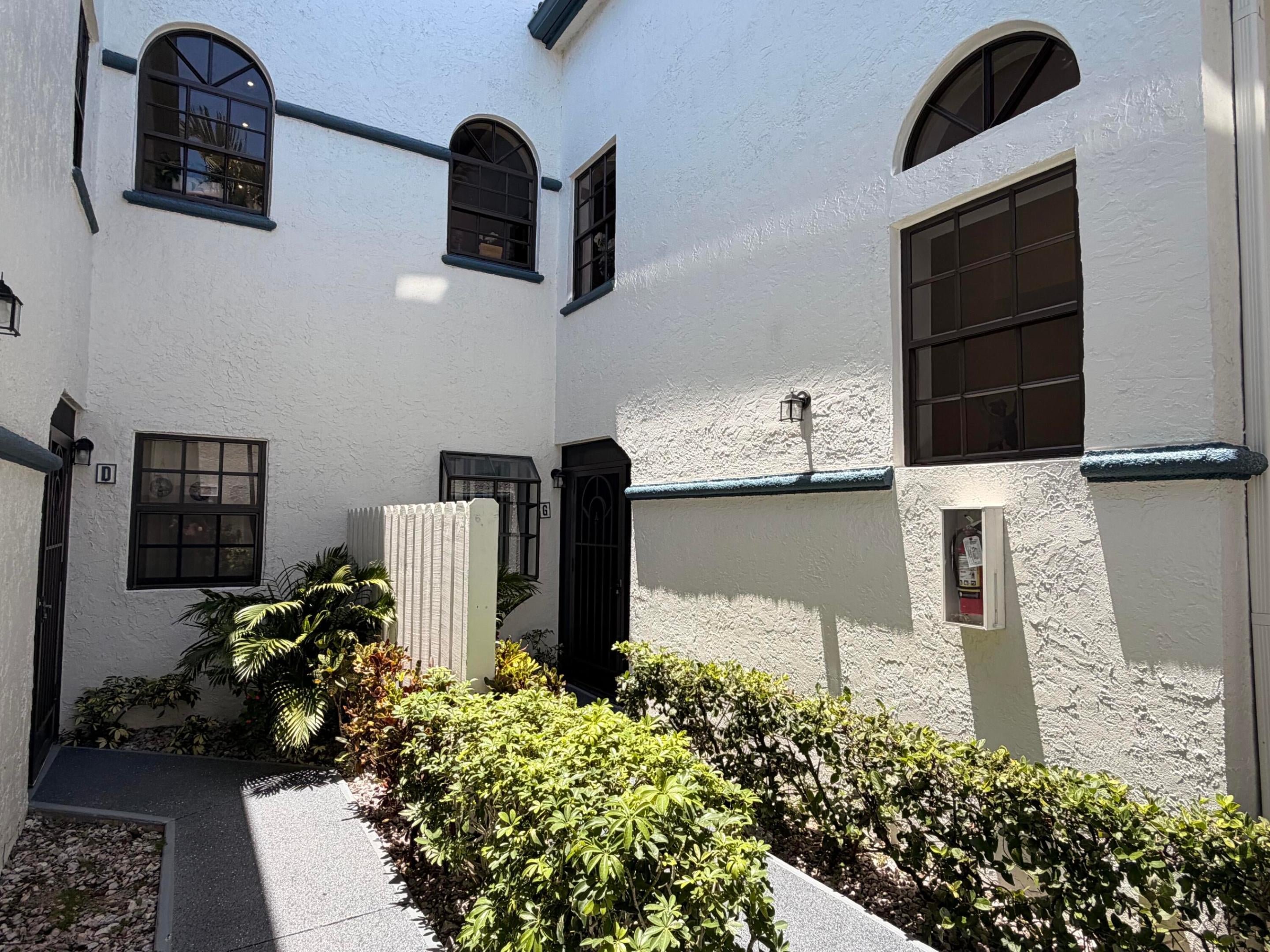 Properties | Stephanie Kaufman 5136 FLORIA Drive G