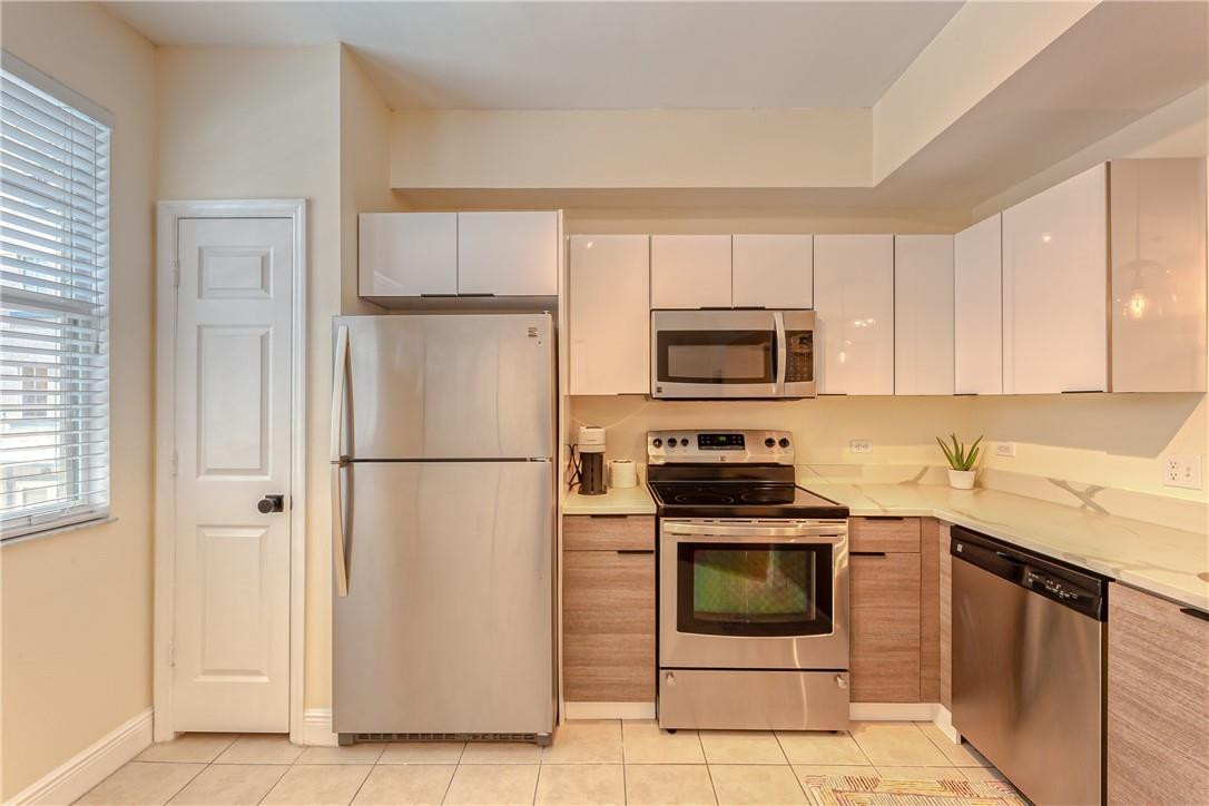 SOLE AT FORT LAUDERDALE - Residential