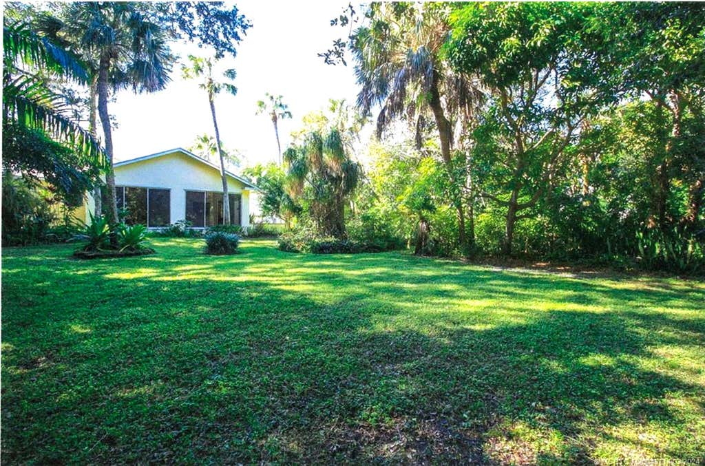 Photo of 22 N Via Lucindia, Sewalls Point, FL 34996 (MLS # B26054716)