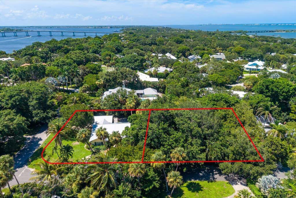 Photo of 22 N Via Lucindia, Sewalls Point, FL 34996 (MLS # B26054716)