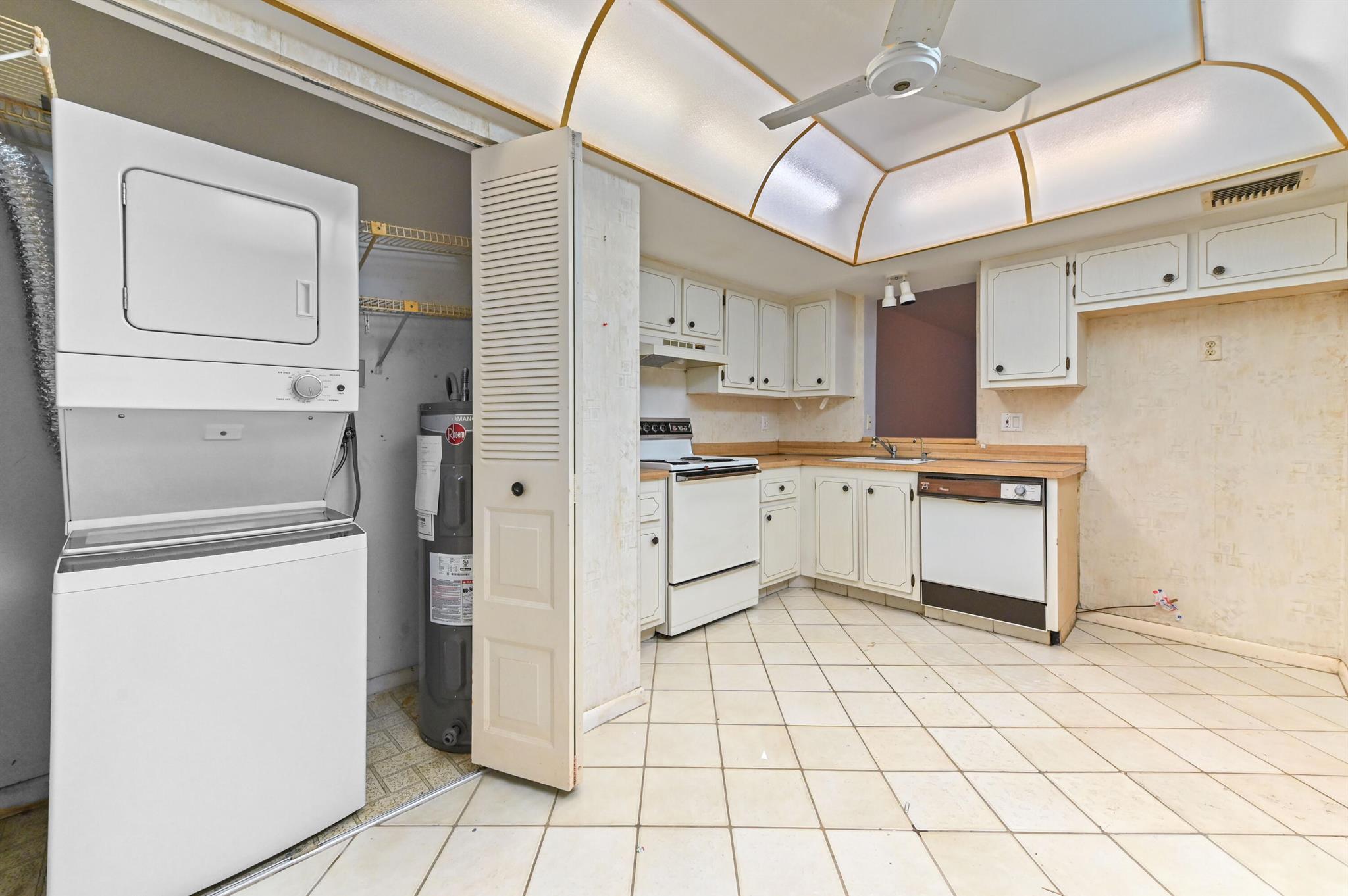 VILLAGES OF ORIOLE - Residential