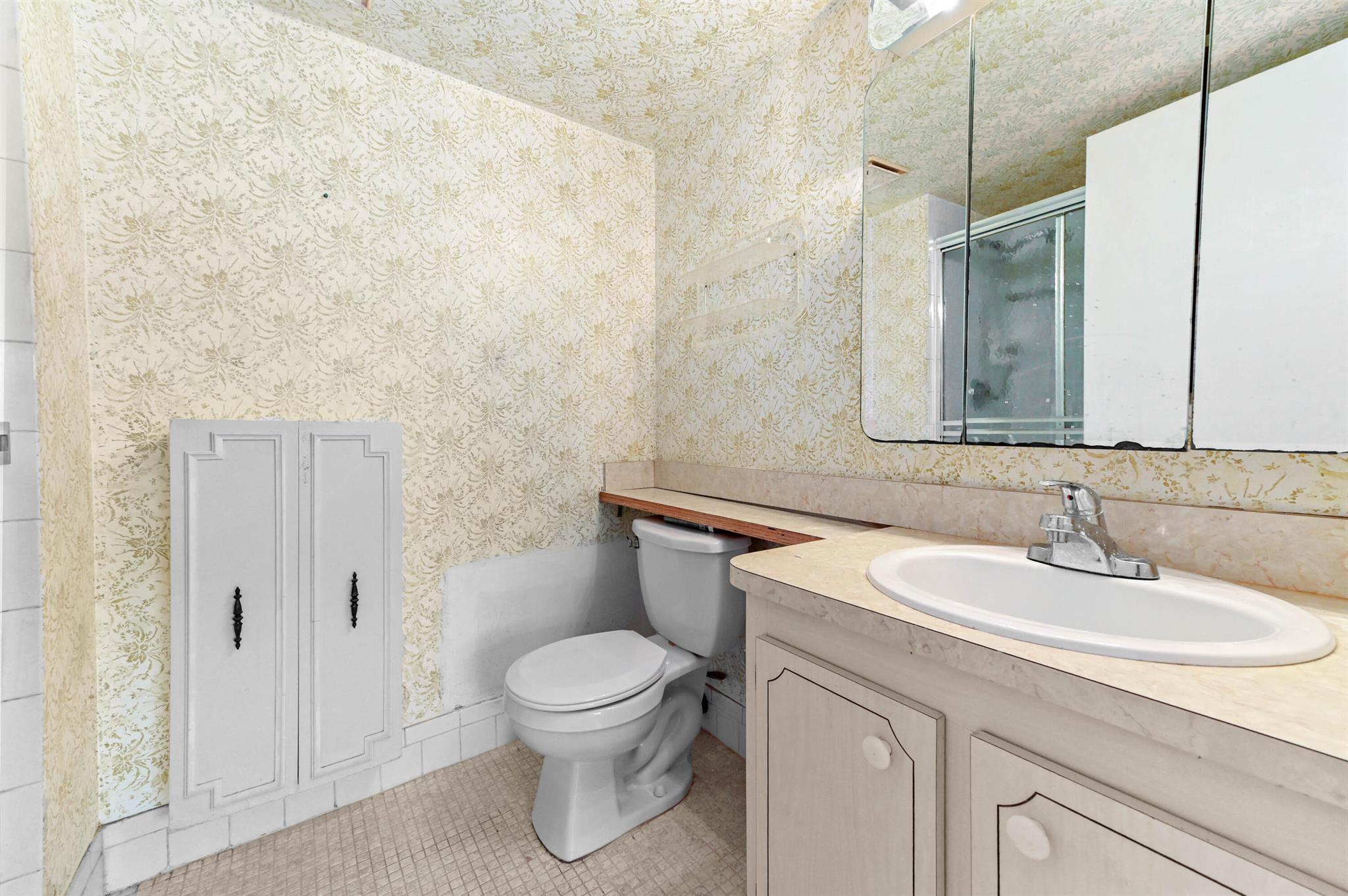 VILLAGES OF ORIOLE - Residential