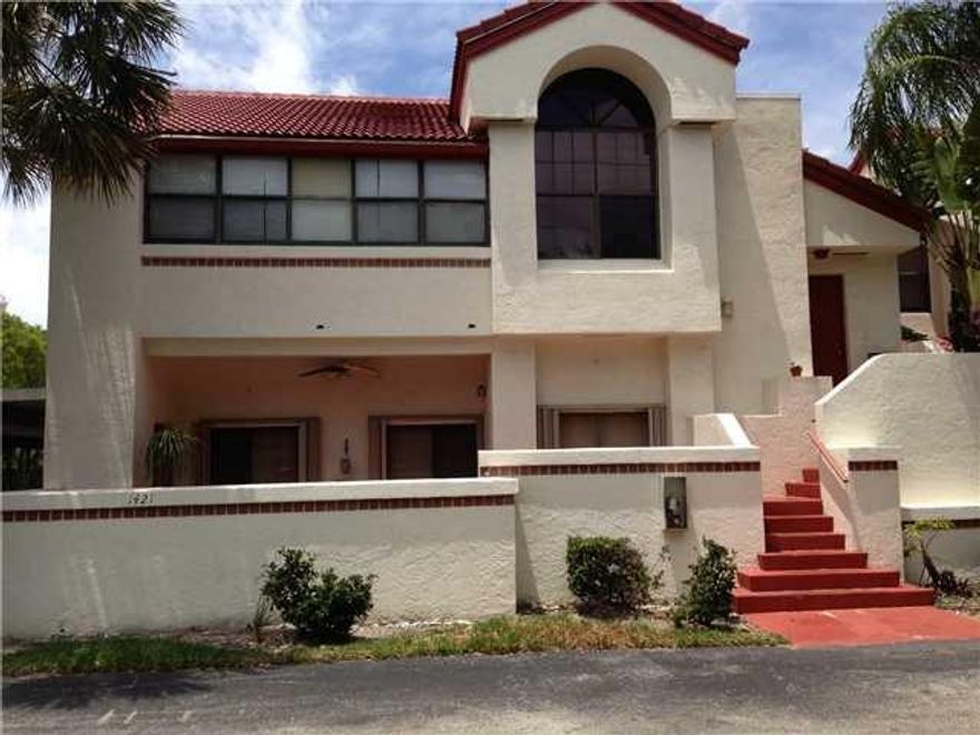 WOWZER! 2/2 CONDO BRIGHT AND SPACIOUS, FIRST FLOOR LOCATION, CLOSE TO SHOPPING. RENOVATED KITCHEN, CERAMIC FLOORS. SPLIT BEDROOM PLAN, WASHER AND DRYER IN THE UNIT, HURRICANE SHUTTERS, LARGE PATIO. GREAT FOR OWNER OCCUPANT OR INVESTOR.