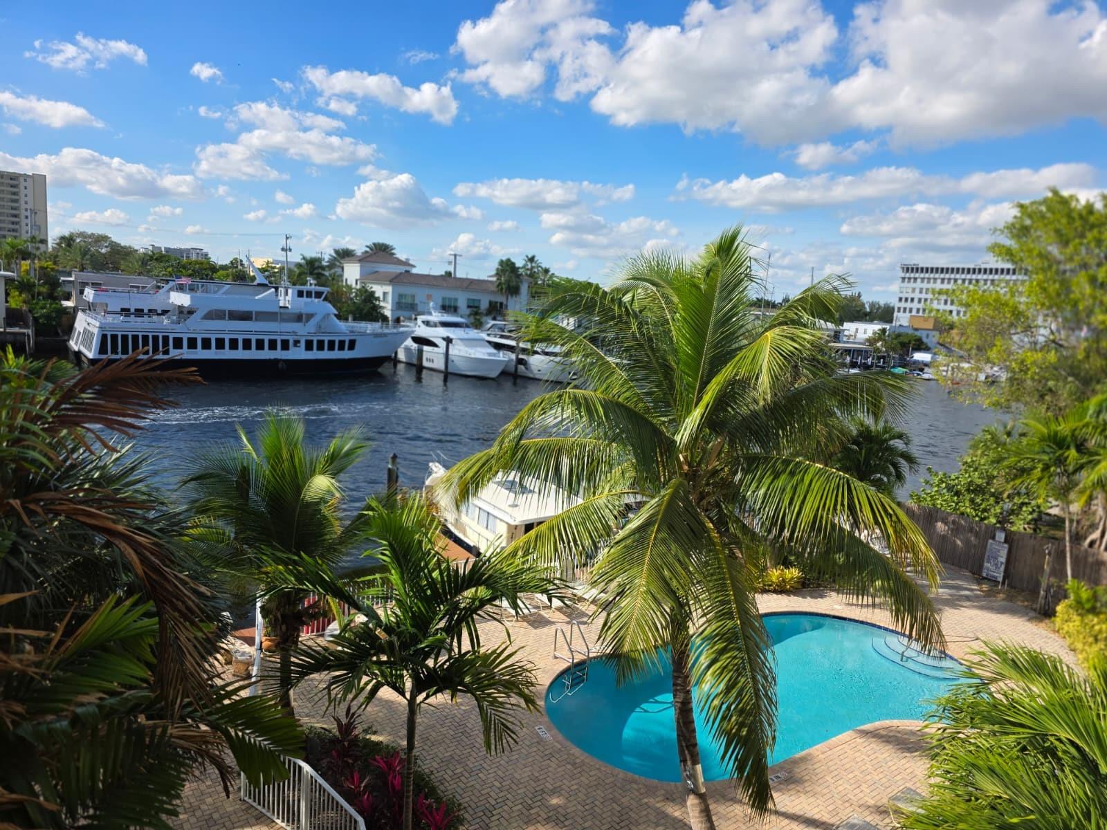 MIDDLE RIVER VILLAS - Residential