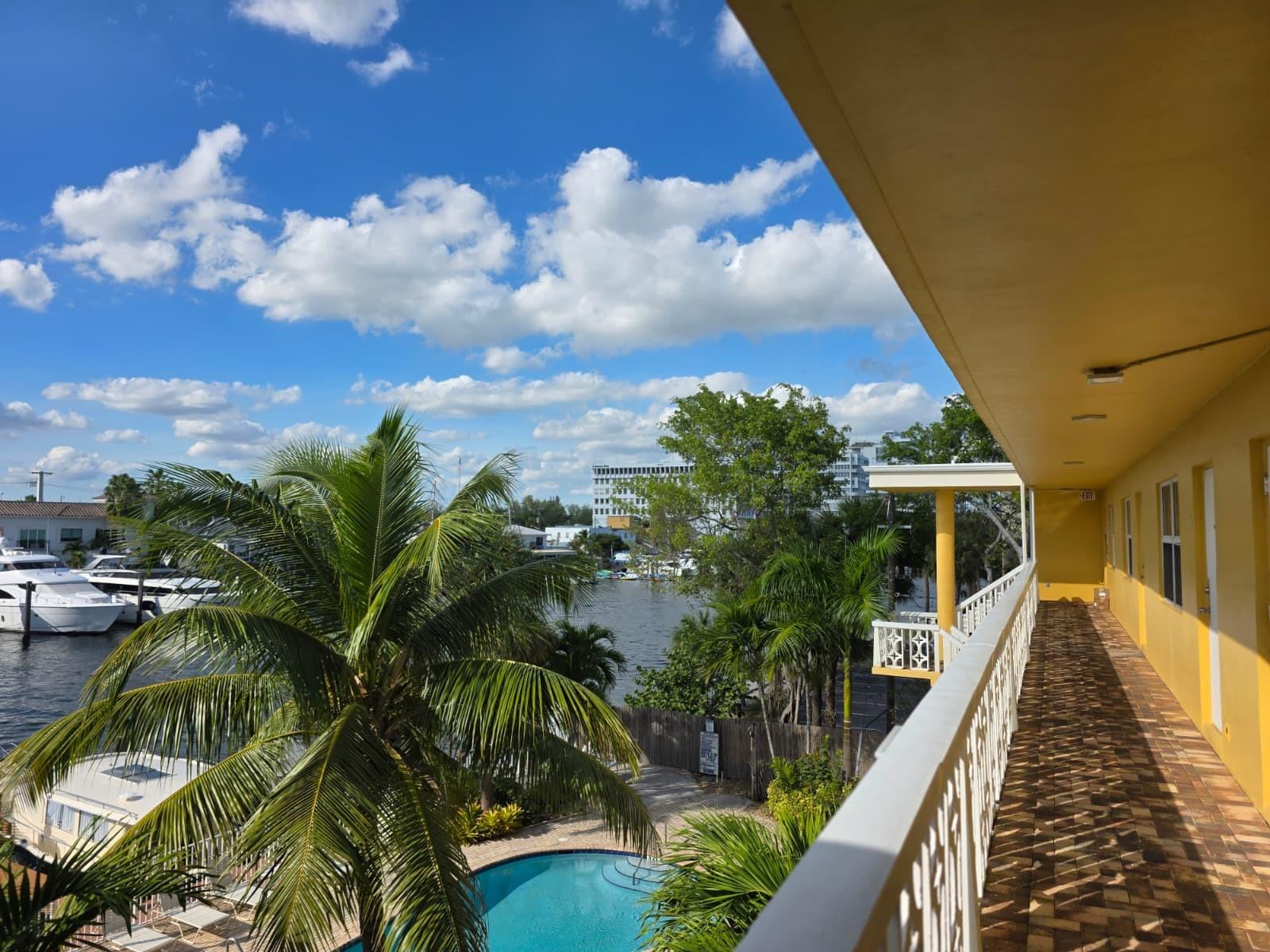 MIDDLE RIVER VILLAS - Residential