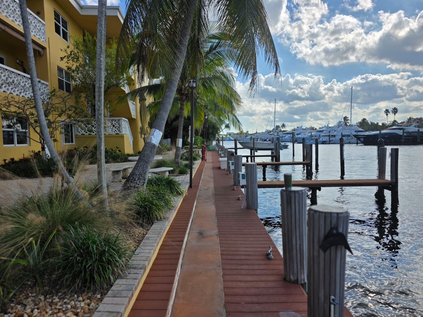 MIDDLE RIVER VILLAS - Residential