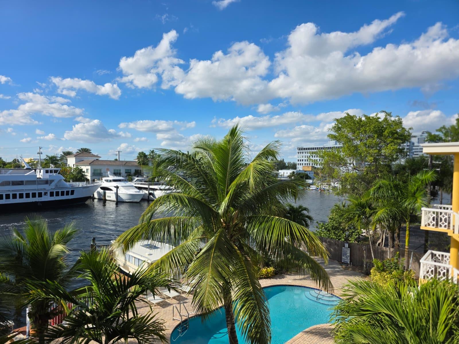 MIDDLE RIVER VILLAS - Residential