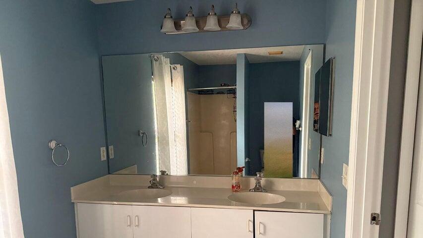 PORT ST LUCIE SECTION 2 - Residential Lease