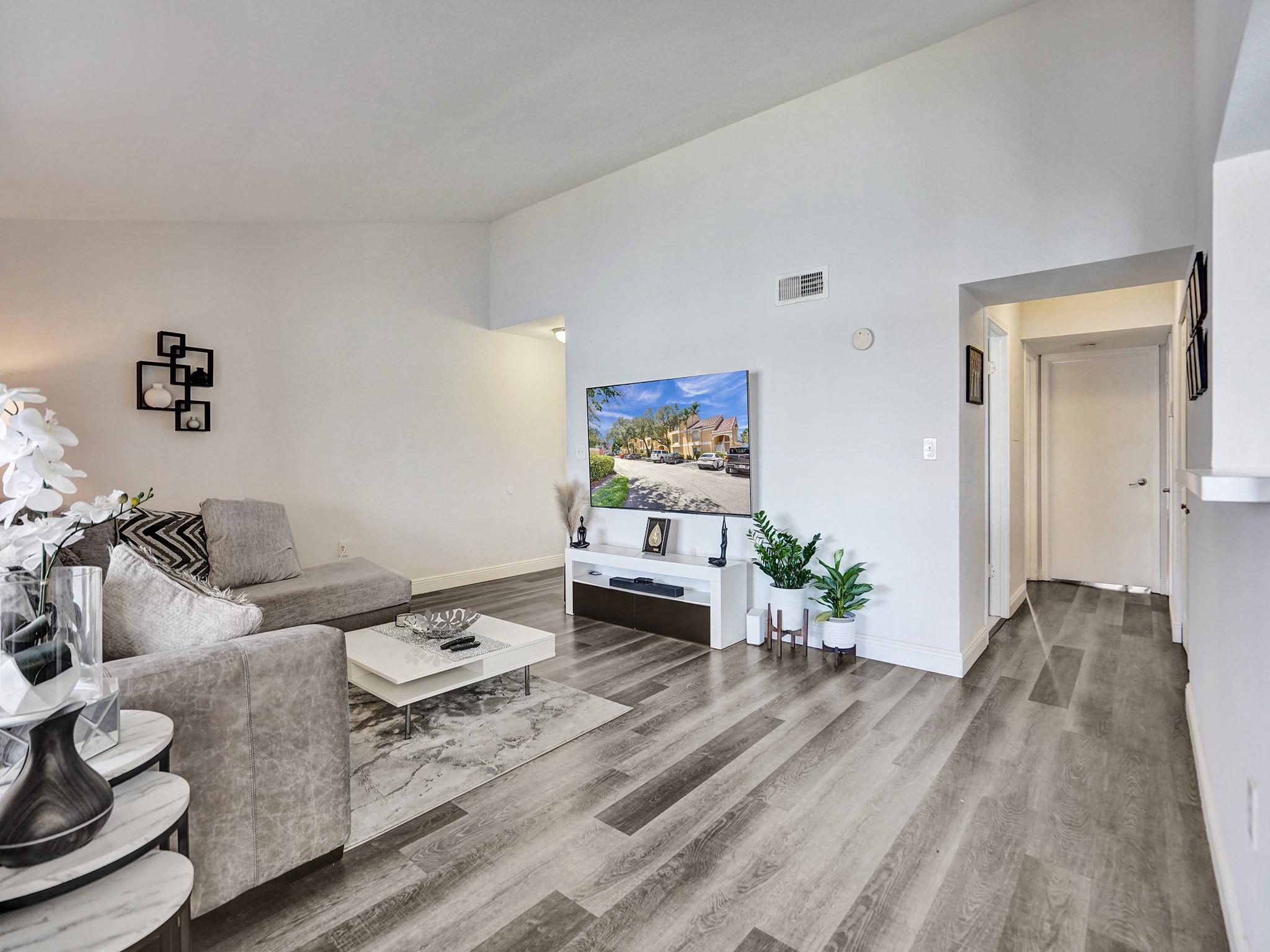 Sailboat Pointe Condo - Residential Lease