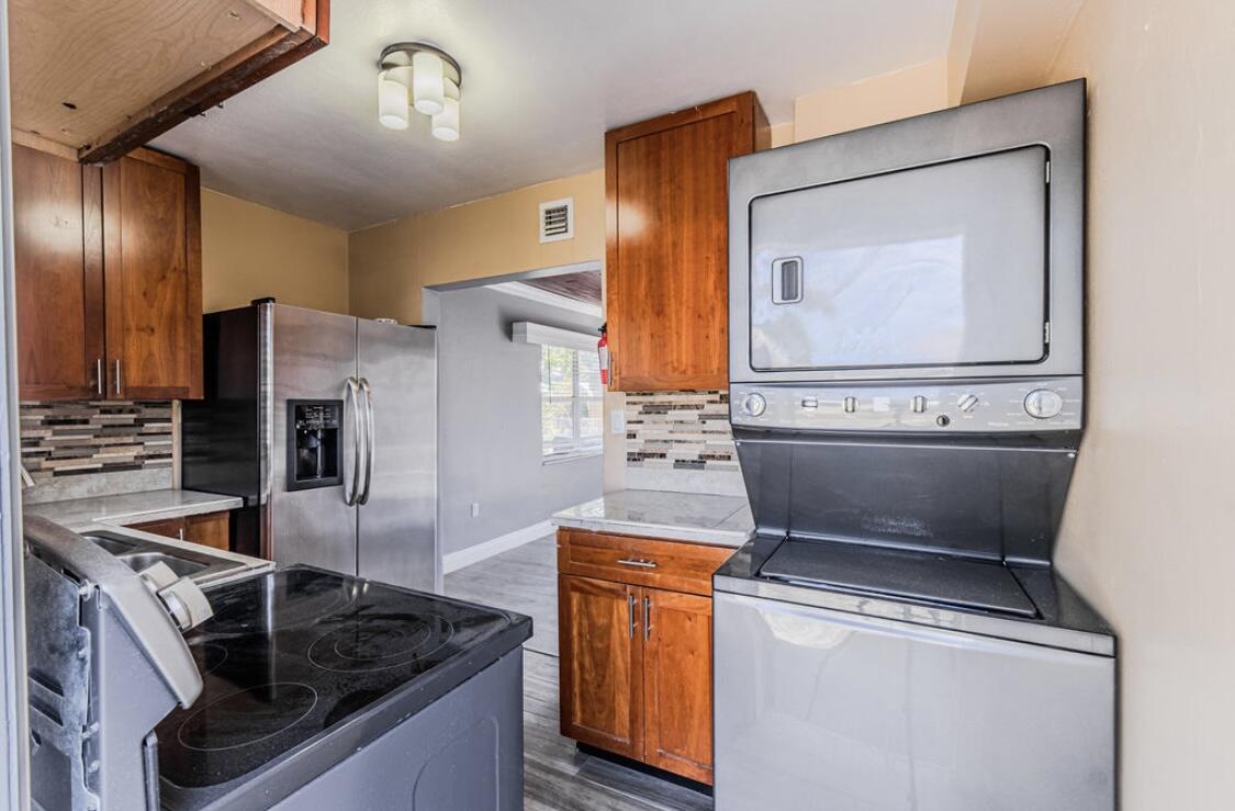 B AND G HOMES - Residential Lease