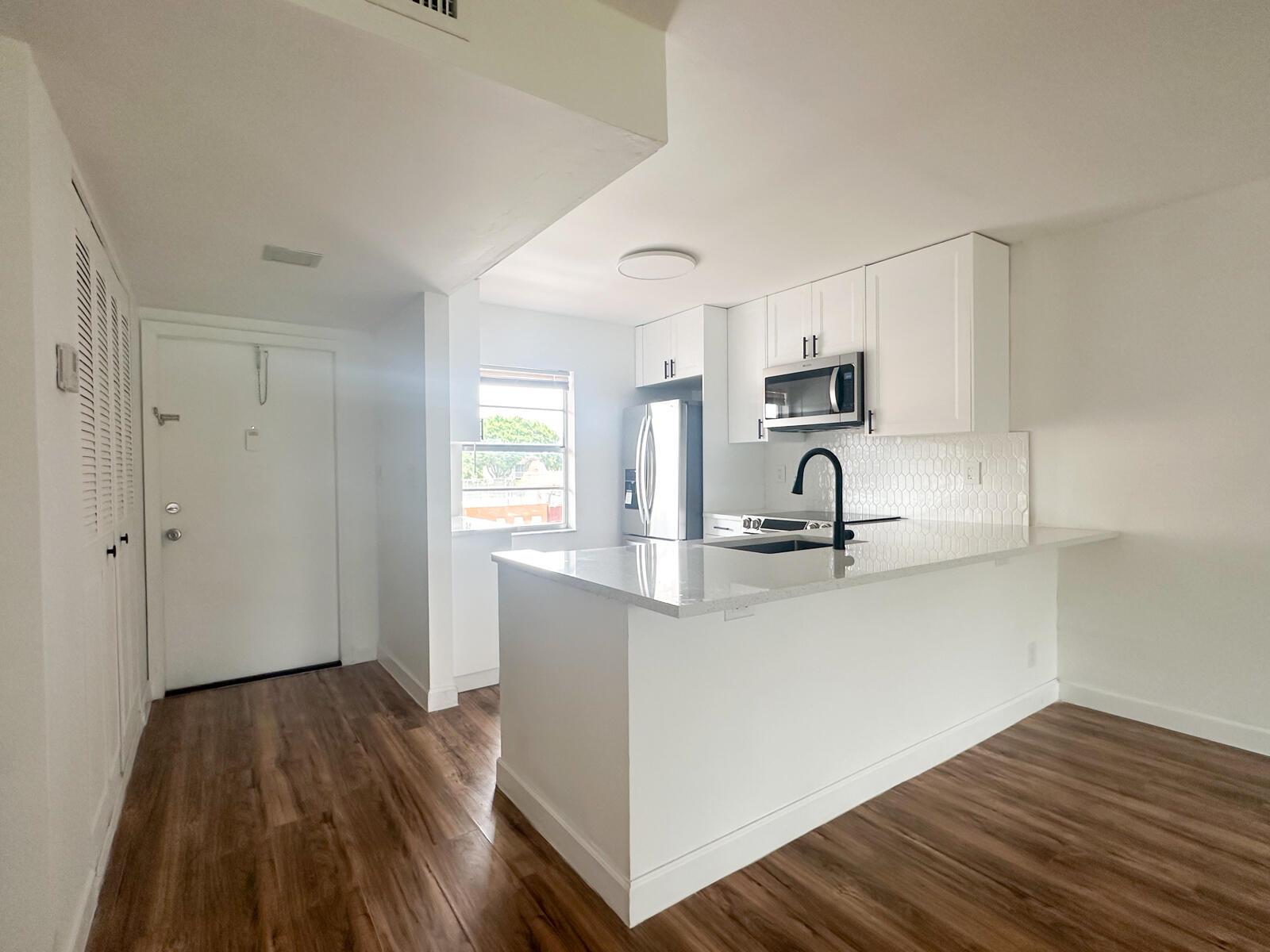 SANDAL FOOT SQUIRE COND - Residential Lease