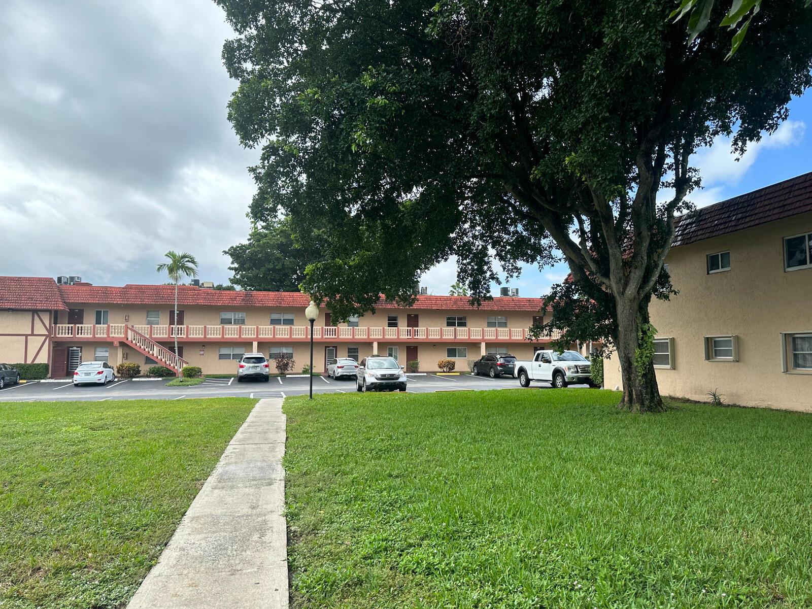 SANDAL FOOT SQUIRE COND - Residential Lease