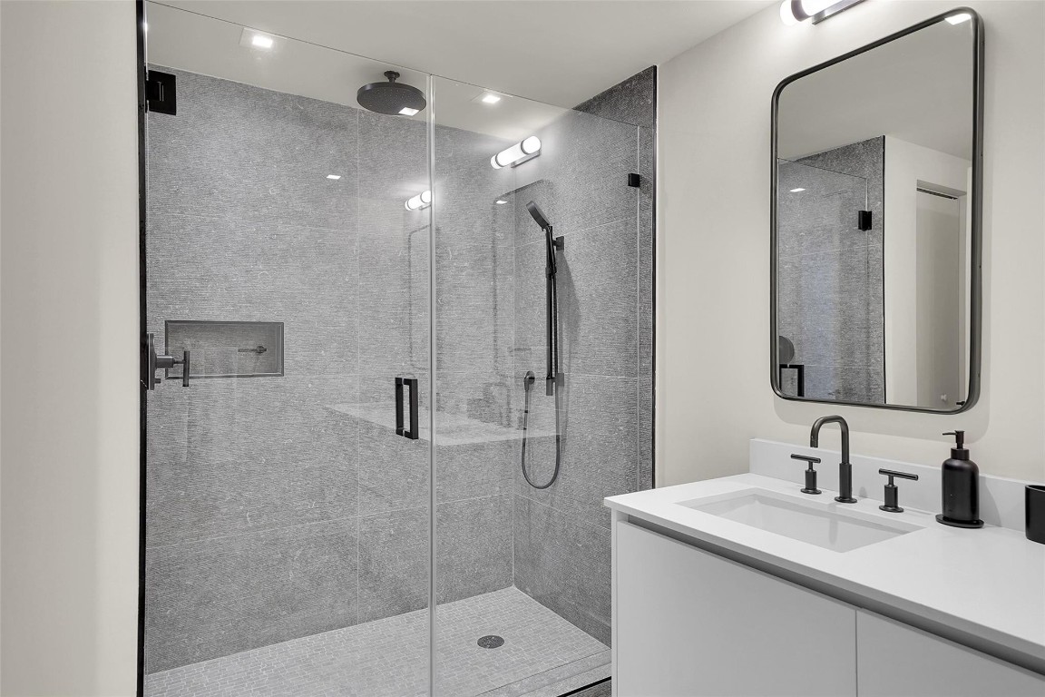 Roney Palace - Residential