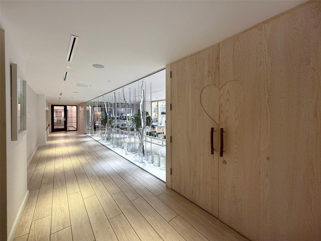 Roney Palace - Residential