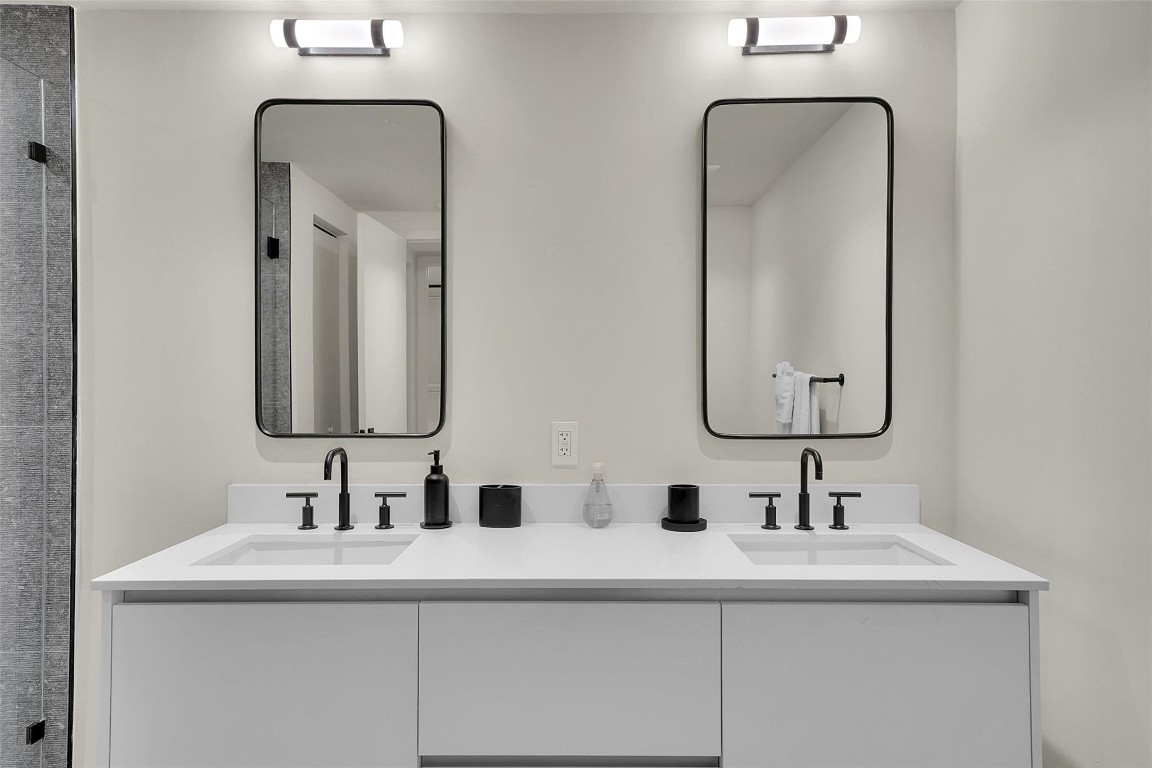 Roney Palace - Residential