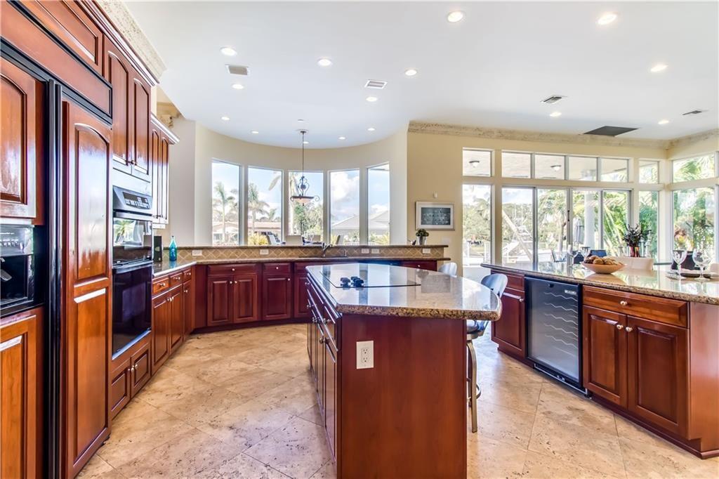 CORAL KEY VILLAS 3RD SEC - Residential