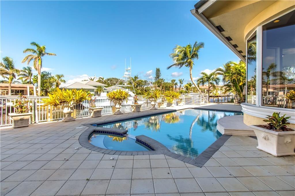 CORAL KEY VILLAS 3RD SEC - Residential