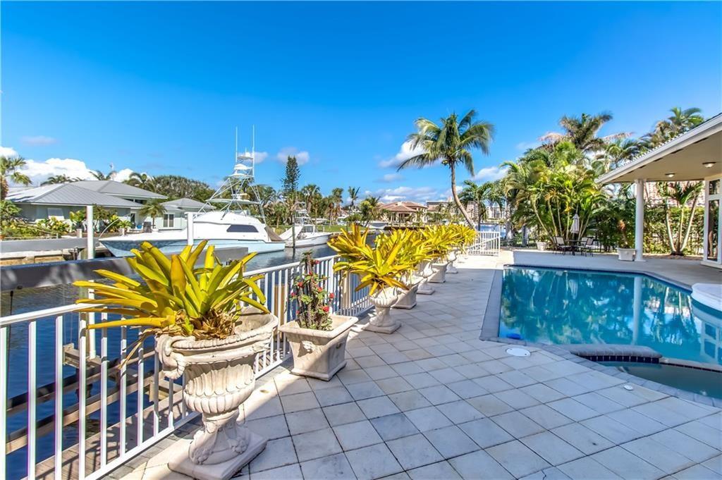 CORAL KEY VILLAS 3RD SEC - Residential