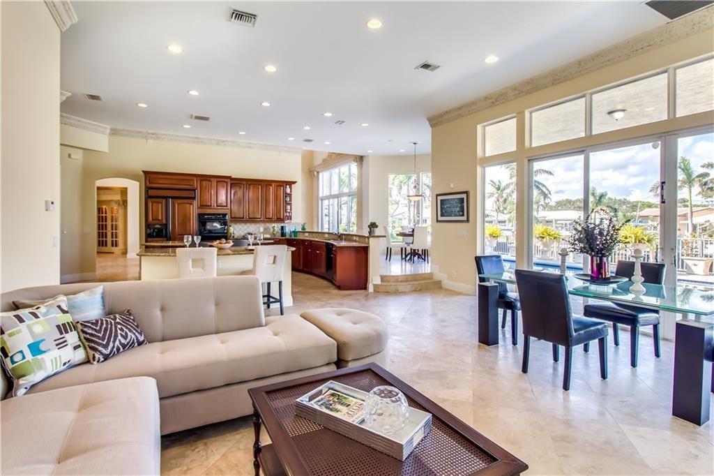 CORAL KEY VILLAS 3RD SEC - Residential