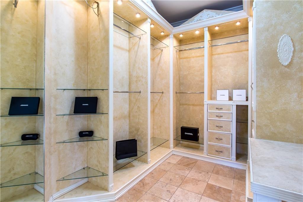 CORAL KEY VILLAS 3RD SEC - Residential