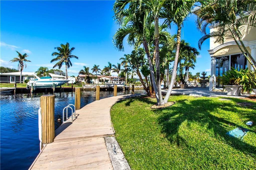 CORAL KEY VILLAS 3RD SEC - Residential