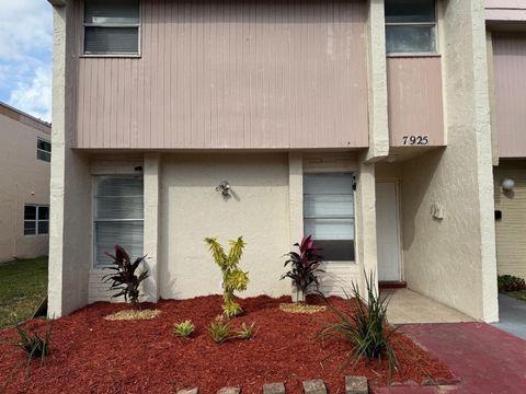 7925 SW 9th Street 7925 Pompano Beach FL 33068