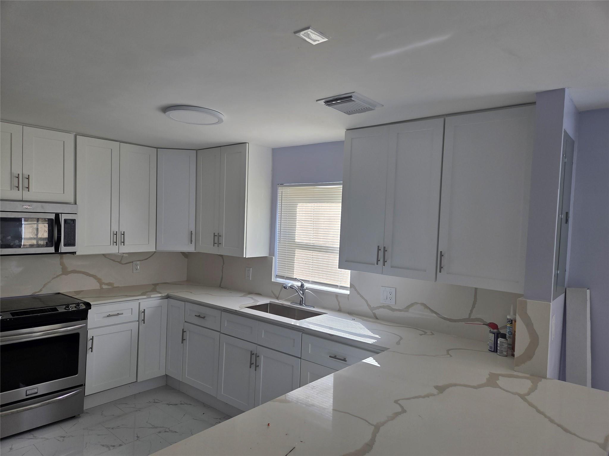 LAUDERDALE NORTH PARK - Residential