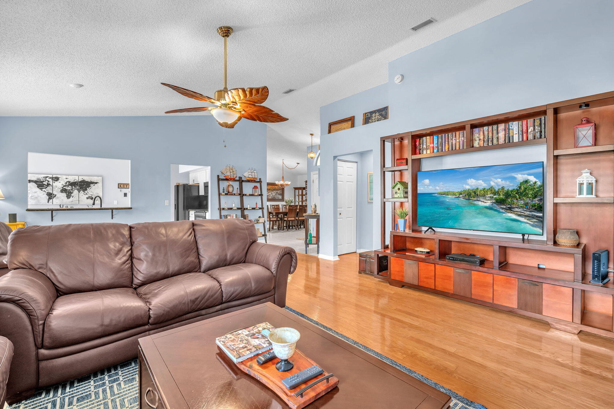 6080 Beaconwood Road, Lake Worth, FL, 33467/$445,000 4 6080 Beaconwood Road