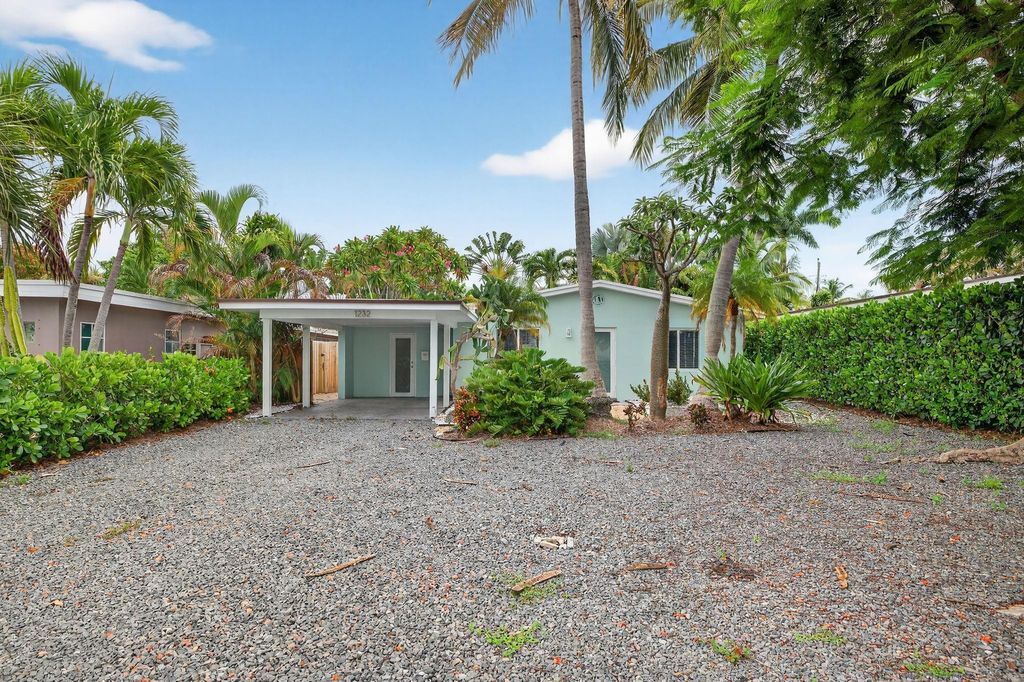 Photo of 1232 NE 11th Avenue, Fort Lauderdale, FL 33304 (MLS # F10524735)