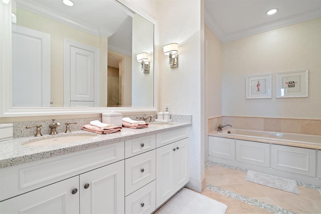 EAGLE TREE AT TRUMP NATIO - Residential