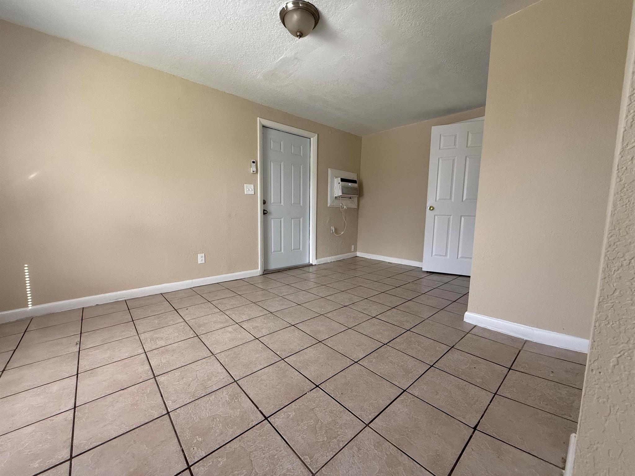 1520 W 11th Street