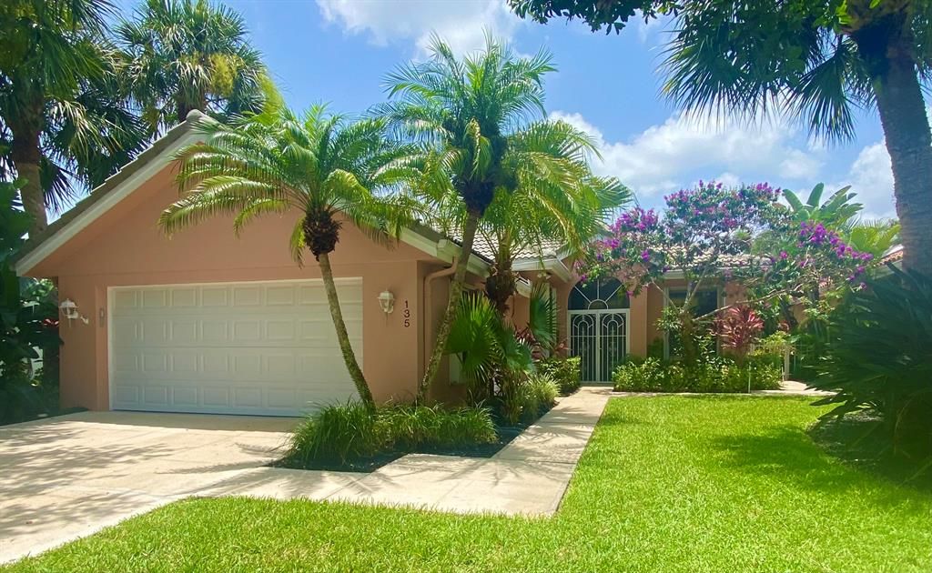 Photo of 135 E Hampton Way Way, Jupiter, FL 33458 (MLS # R10820546)